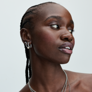 Alternative view of Hoa Tai Tròn Bạc Đính Đá Kèm Ngọc Trai